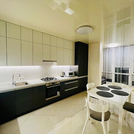 Шевченка,60 - Семицвіт Appartement Lviv Buitenkant foto