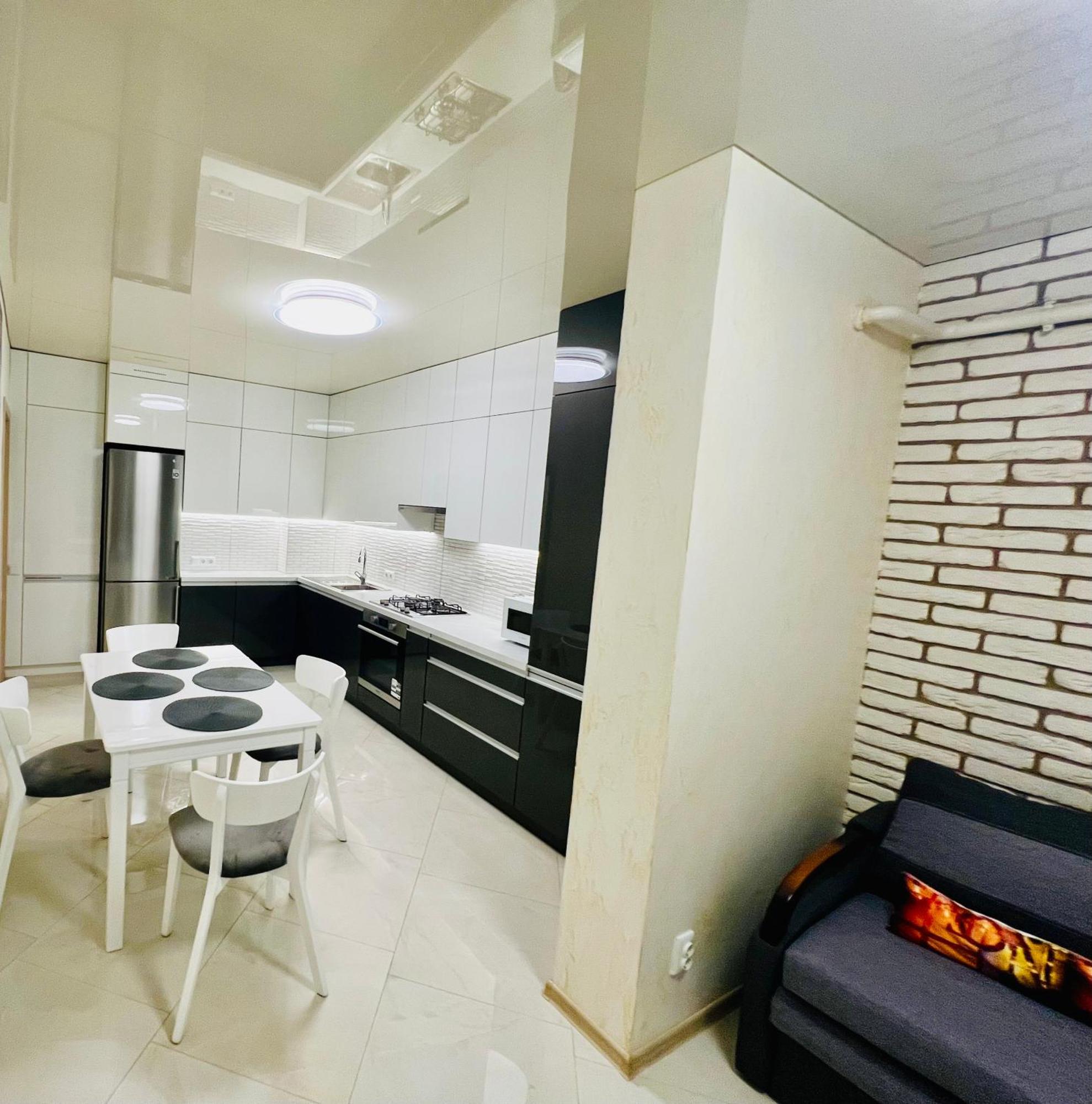 Шевченка,60 - Семицвіт Appartement Lviv Buitenkant foto